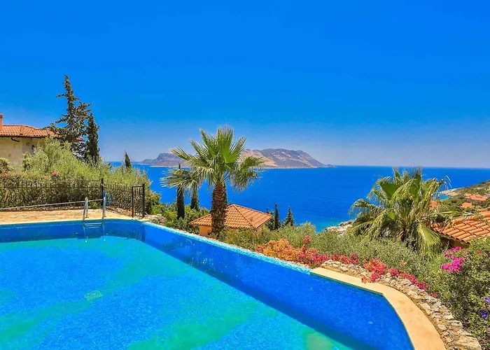 Yarimada Deniz Manzarali Villa Cindy